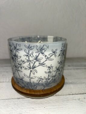 THYME & OLIVEWOOD Soy Blend Foundry Candle Co. Nashville Tennessee